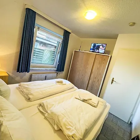 1 In Ruhigem Haus By Interhome Daire